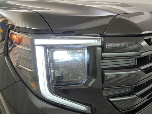 Used 2023 GMC Sierra 1500 Pro w/ Graphite Edition AWD/4WD image 34