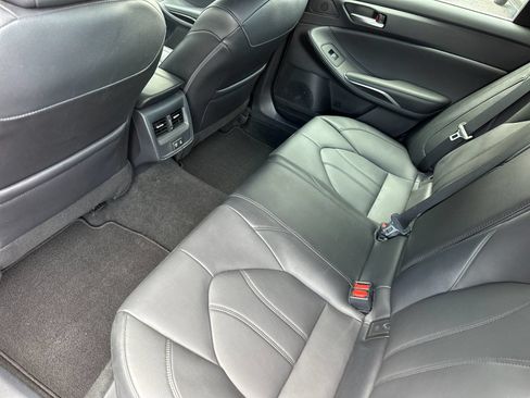 Used 2022 Toyota Avalon XLE FWD image 11
