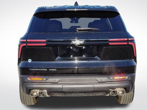 Used 2024 Chevrolet Traverse LS AWD/4WD image 6