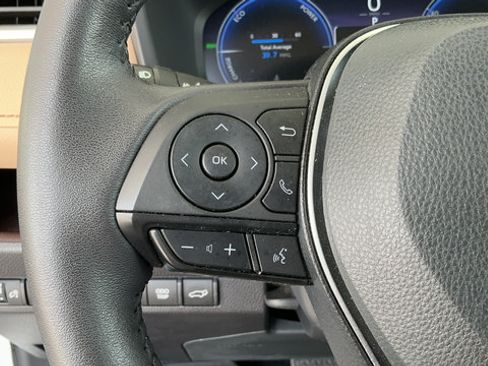 Used 2025 Toyota RAV4 Limited w/ Advanced Technology Package AWD/4WD image 12