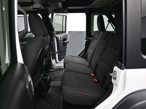 Used 2018 Jeep Wrangler Unlimited Rubicon AWD/4WD image 11