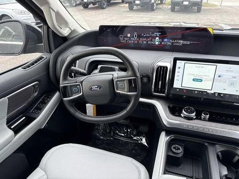 New 2026 Ford Expedition Max Platinum w/ Platinum Ultimate Package AWD/4WD image 14