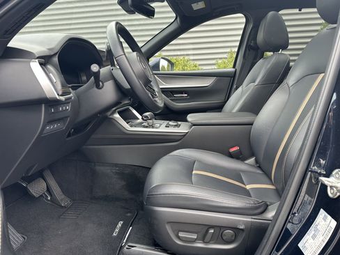 Used 2024 MAZDA CX-90 Plug-In Hybrid w/ Premium Plus image 11