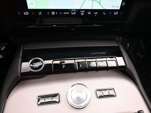 New 2026 Lincoln Navigator L Premier AWD/4WD image 18