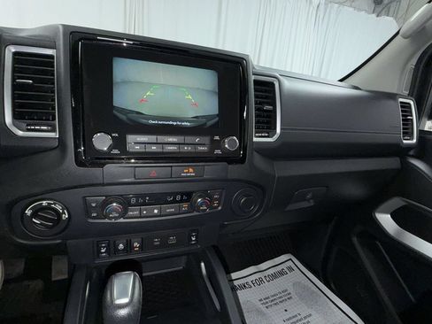 Used 2022 Nissan Frontier SV AWD/4WD image 25