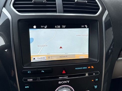 Used 2018 Ford Explorer Limited image 10