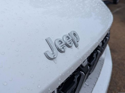 New 2026 Jeep Grand Cherokee Limited RWD image 24