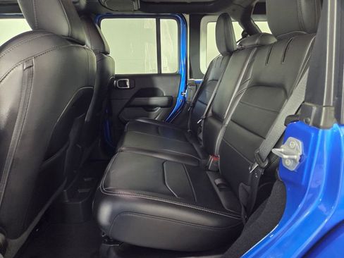 Used 2022 Jeep Wrangler Unlimited Sahara image 23