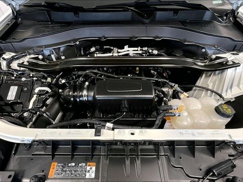 Used 2023 Ford Explorer Limited image 9