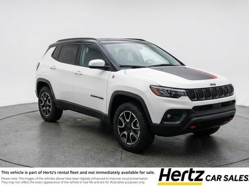 Used 2025 Jeep Compass Trailhawk w/ Trailer Tow Group image 1