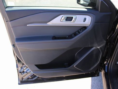 New 2026 Ford Explorer Active image 6