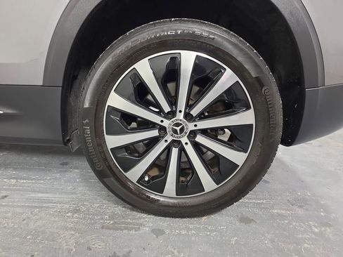 Used 2021 Mercedes-Benz GLB 250 image 34