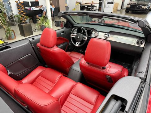 Used 2006 Ford Mustang GT RWD image 16