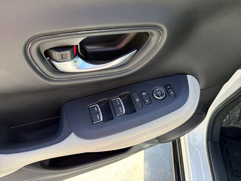 Used 2023 Honda HR-V EX-L image 17