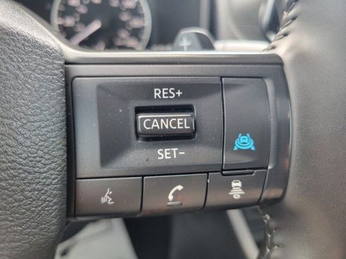 Used 2025 Nissan Rogue SV w/ SV Premium Package FWD image 17