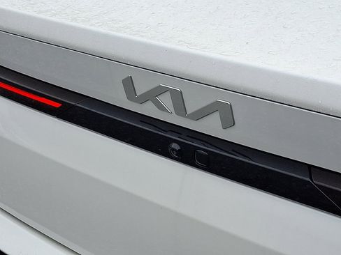 New 2025 Kia K4 EX image 17