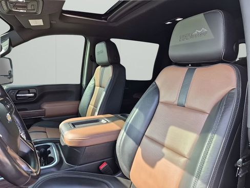 Used 2020 Chevrolet Silverado 2500 High Country w/ Z71 Off-Road Package image 31