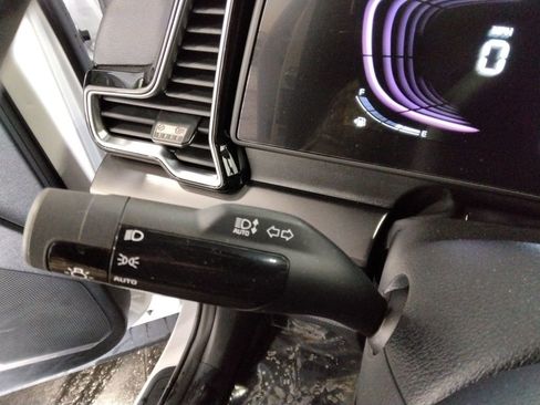 Used 2024 Kia Sportage EX image 13