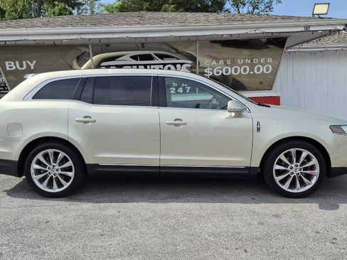 Used 2011 Lincoln MKT AWD w/ 201A Rapid Spec Order Code image 4