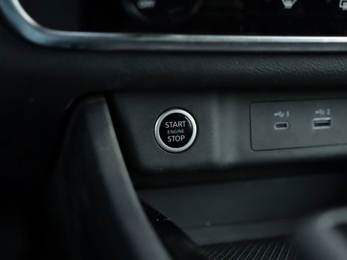 Used 2023 Nissan Rogue S image 16