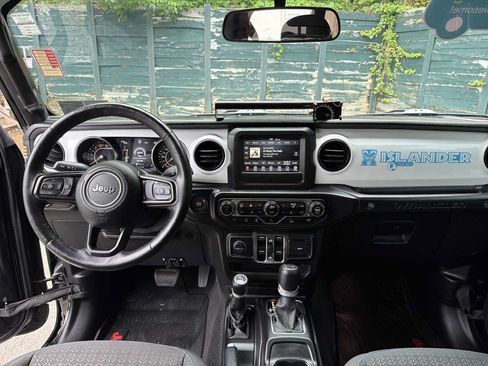 Used 2021 Jeep Wrangler Unlimited Sport AWD/4WD image 19