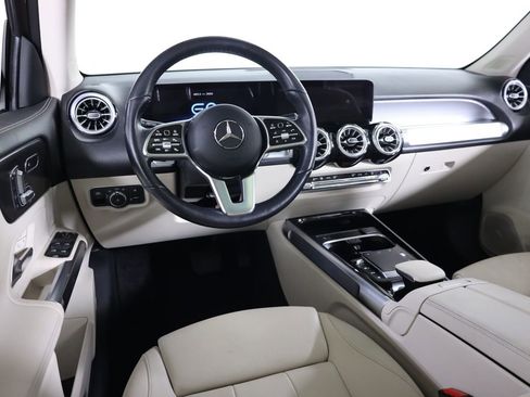 Used 2023 Mercedes-Benz EQB 300 4MATIC image 31