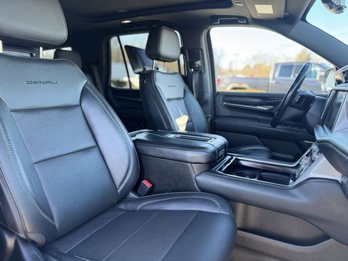 Used 2021 GMC Yukon Denali w/ Denali Ultimate Package image 12