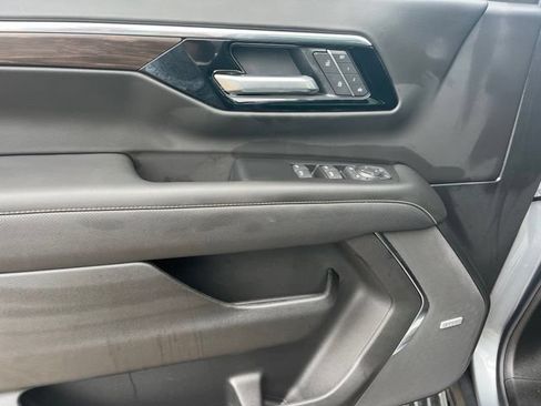 New 2026 Chevrolet Suburban Premier RWD image 15