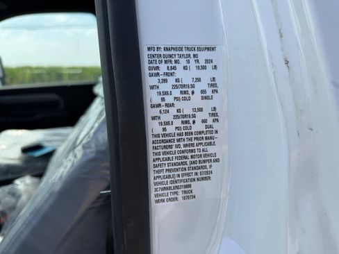Used 2024 RAM 5500 Tradesman AWD/4WD image 14