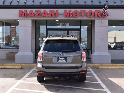 Used 2017 Subaru Forester 2.5i Touring AWD/4WD image 10