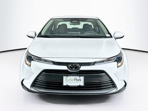 Used 2024 Toyota Corolla LE FWD image 2