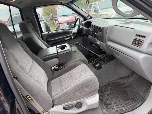 Used 2002 Ford F350 XLT image 3