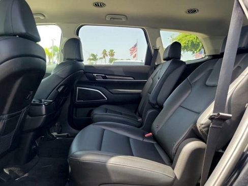 Used 2023 Kia Telluride S AWD/4WD image 16