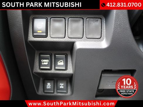 Used 2025 Nissan Frontier PRO-4X AWD/4WD image 33