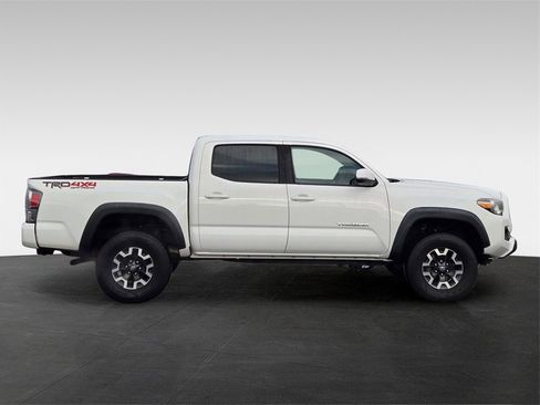 Used 2020 Toyota Tacoma TRD Off-Road image 7