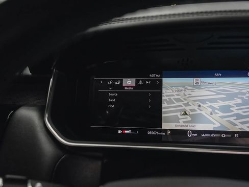 Used 2020 Land Rover Range Rover Sport SVR image 57