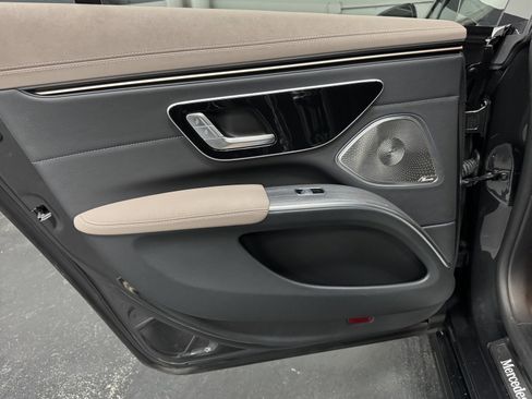 Certified 2023 Mercedes-Benz EQS 580 580 image 40