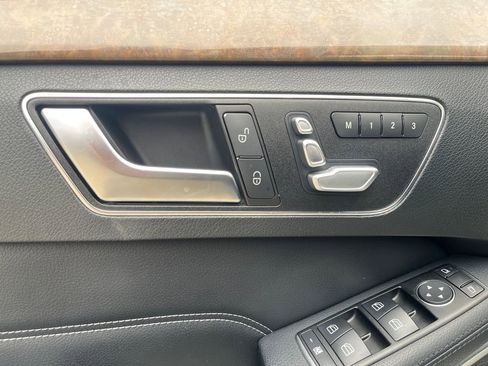 Used 2014 Mercedes-Benz E 350 Sedan image 32