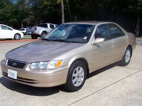 Used 2001 Toyota Camry CE image 1