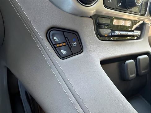 Used 2016 GMC Yukon XL SLT RWD image 50