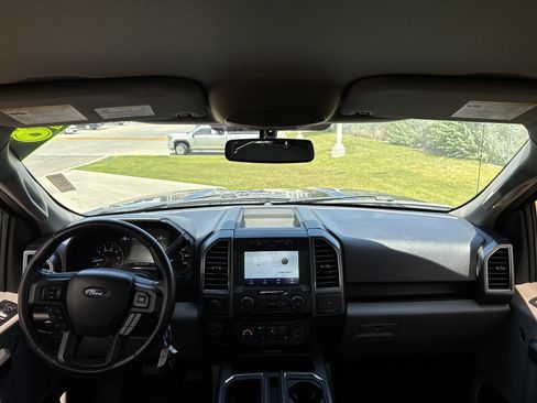 Used 2018 Ford F150 XLT w/ Equipment Group 302A Luxury AWD/4WD image 18