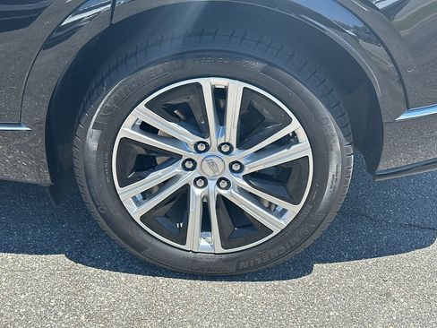Certified 2024 Cadillac Lyriq Tech w/ Driver Assist Package AWD/4WD image 20