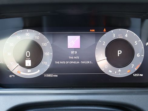 Certified 2026 Land Rover Range Rover Velar Dynamic SE AWD/4WD image 18