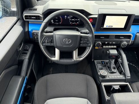 Used 2025 Toyota 4Runner TRD Off-Road image 17