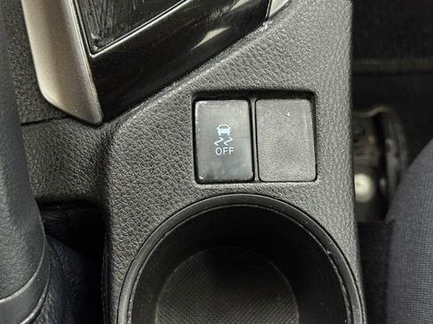 Used 2015 Toyota Corolla L FWD image 20