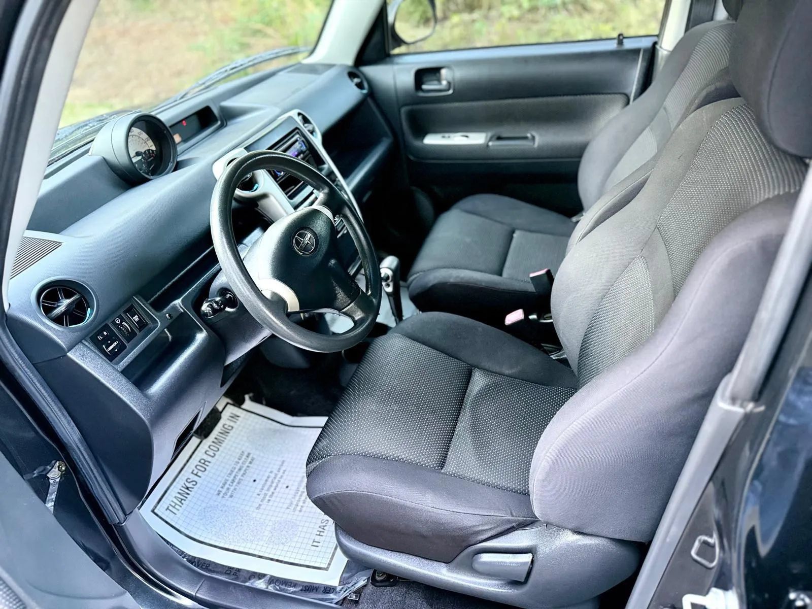 Used 2005 Scion xB FWD image 9