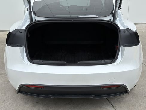 Used 2025 Tesla Model 3 Long Range image 9