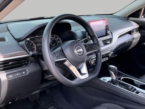 Used 2023 Nissan Altima 2.5 SV AWD/4WD image 15