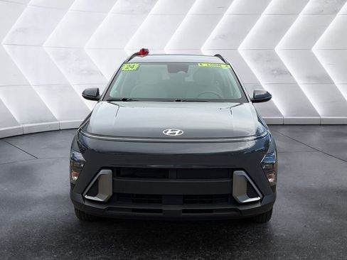 Used 2024 Hyundai Kona SEL AWD/4WD image 2