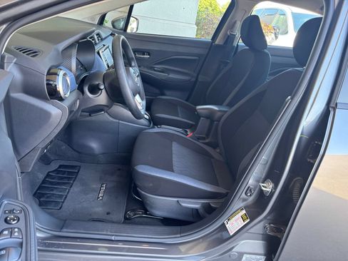 Used 2025 Nissan Versa SV FWD image 36